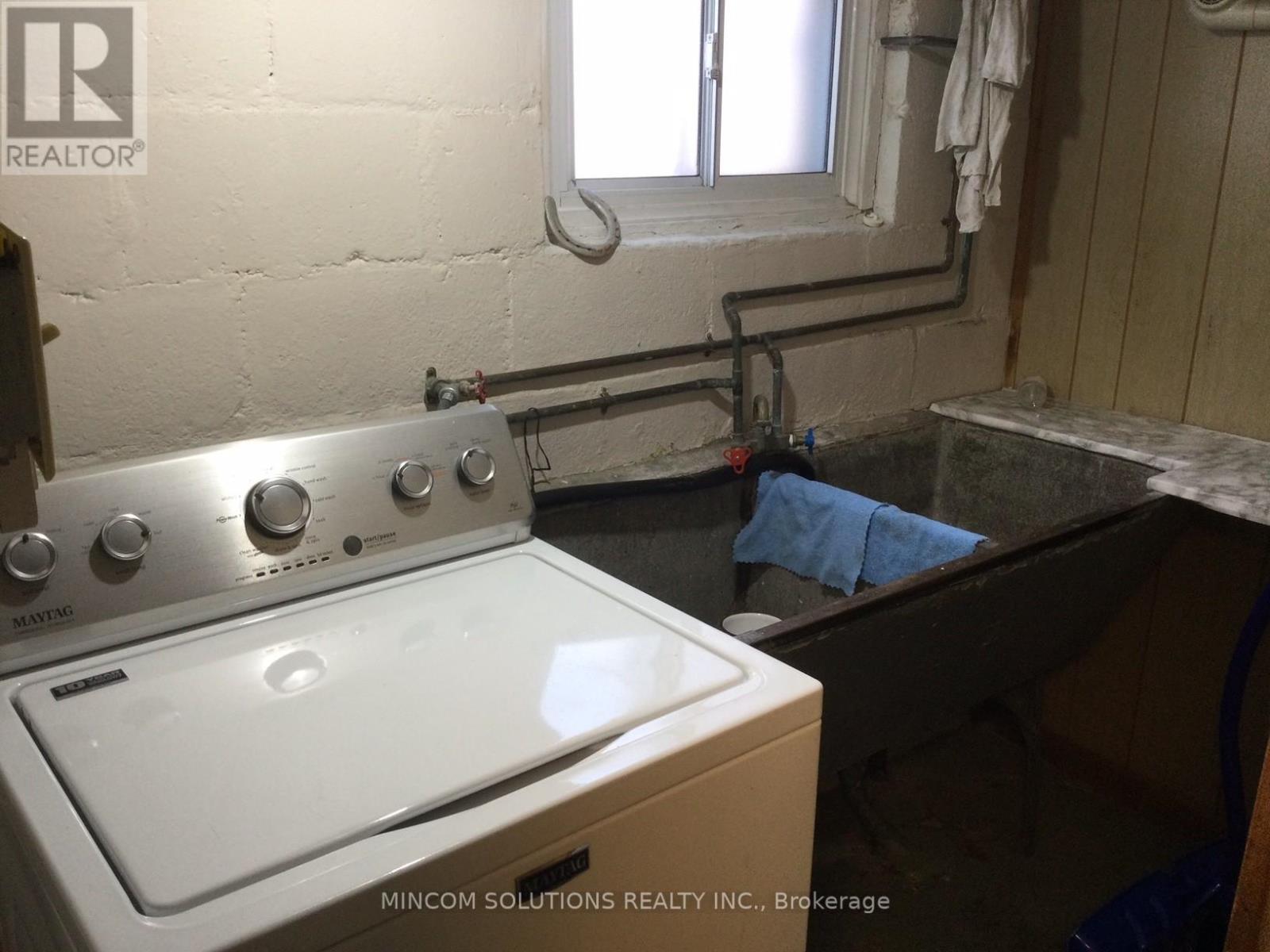 388 Kane Avenue, Toronto, Ontario  M6M 3P4 - Photo 23 - W12820500