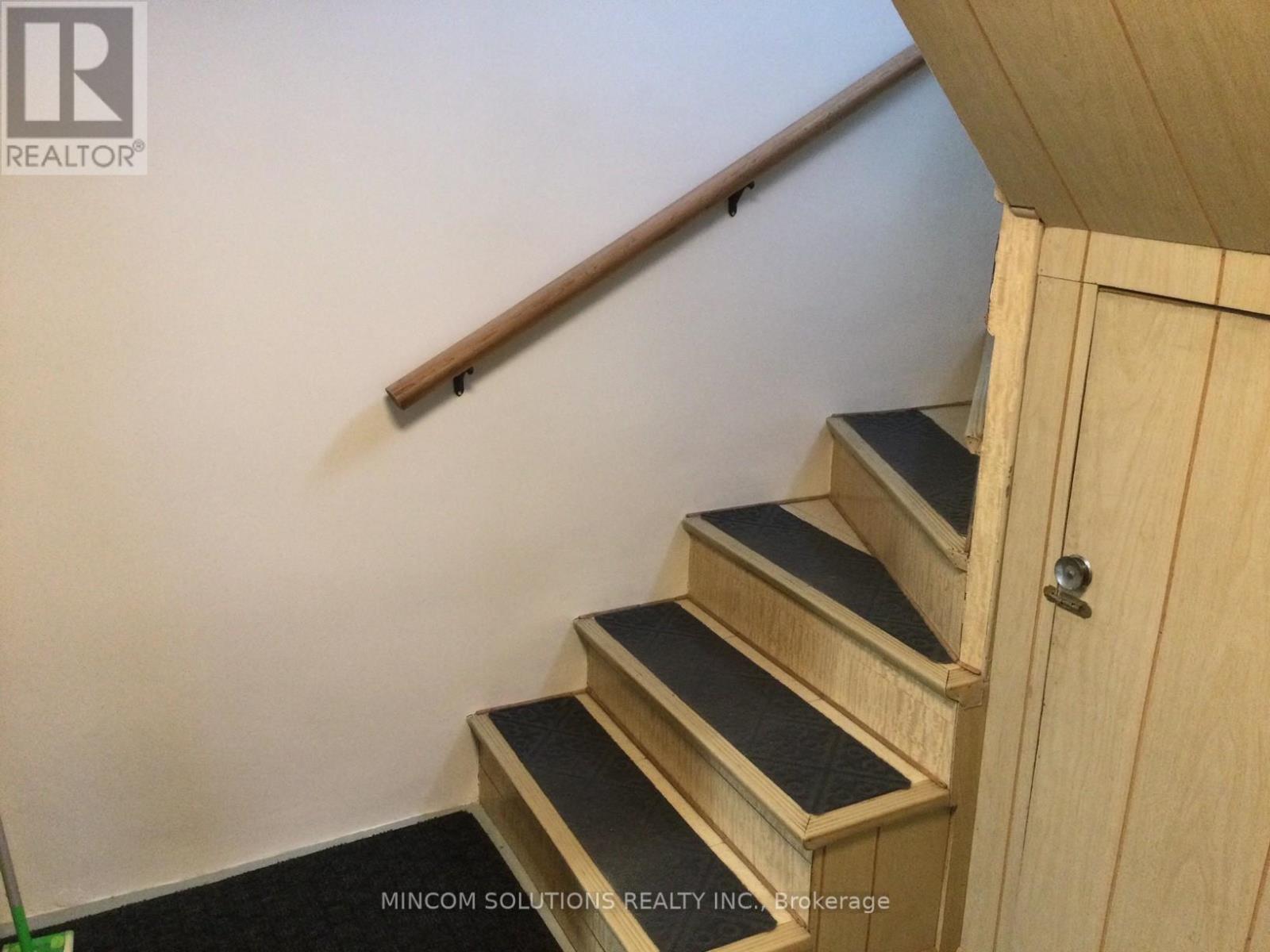 388 Kane Avenue, Toronto, Ontario  M6M 3P4 - Photo 25 - W12820500