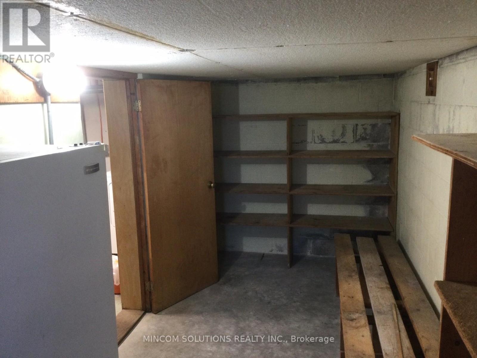 388 Kane Avenue, Toronto, Ontario  M6M 3P4 - Photo 27 - W12820500