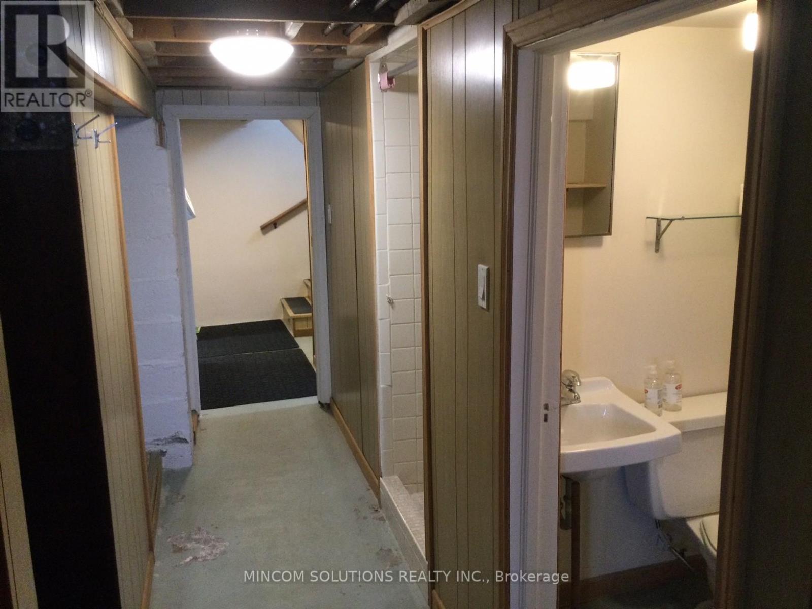 388 Kane Avenue, Toronto, Ontario  M6M 3P4 - Photo 28 - W12820500