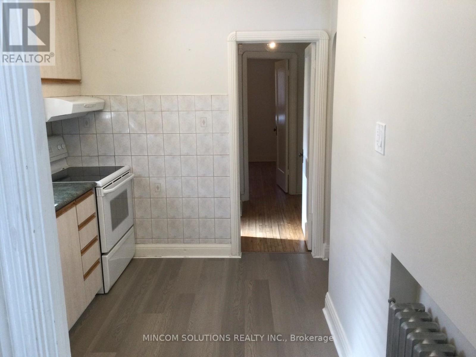 388 Kane Avenue, Toronto, Ontario  M6M 3P4 - Photo 6 - W12820500