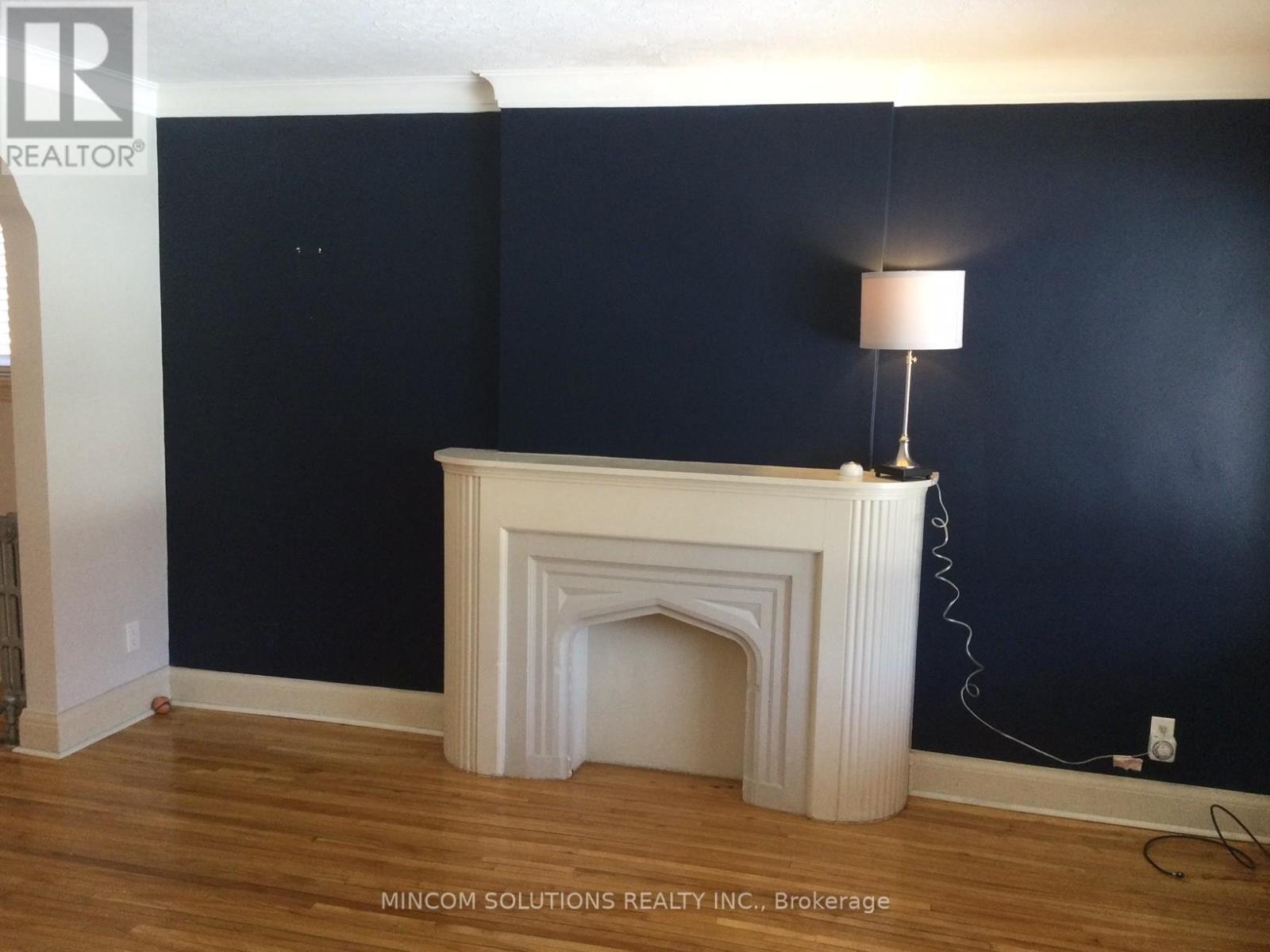 388 Kane Avenue, Toronto, Ontario  M6M 3P4 - Photo 8 - W12820500