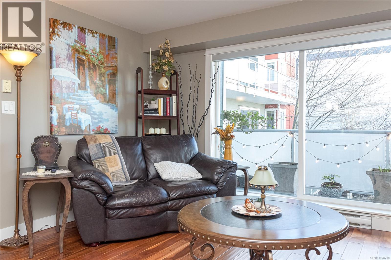 312 1315 Esquimalt Rd, Esquimalt, British Columbia  V9A 3P5 - Photo 3 - 1026730