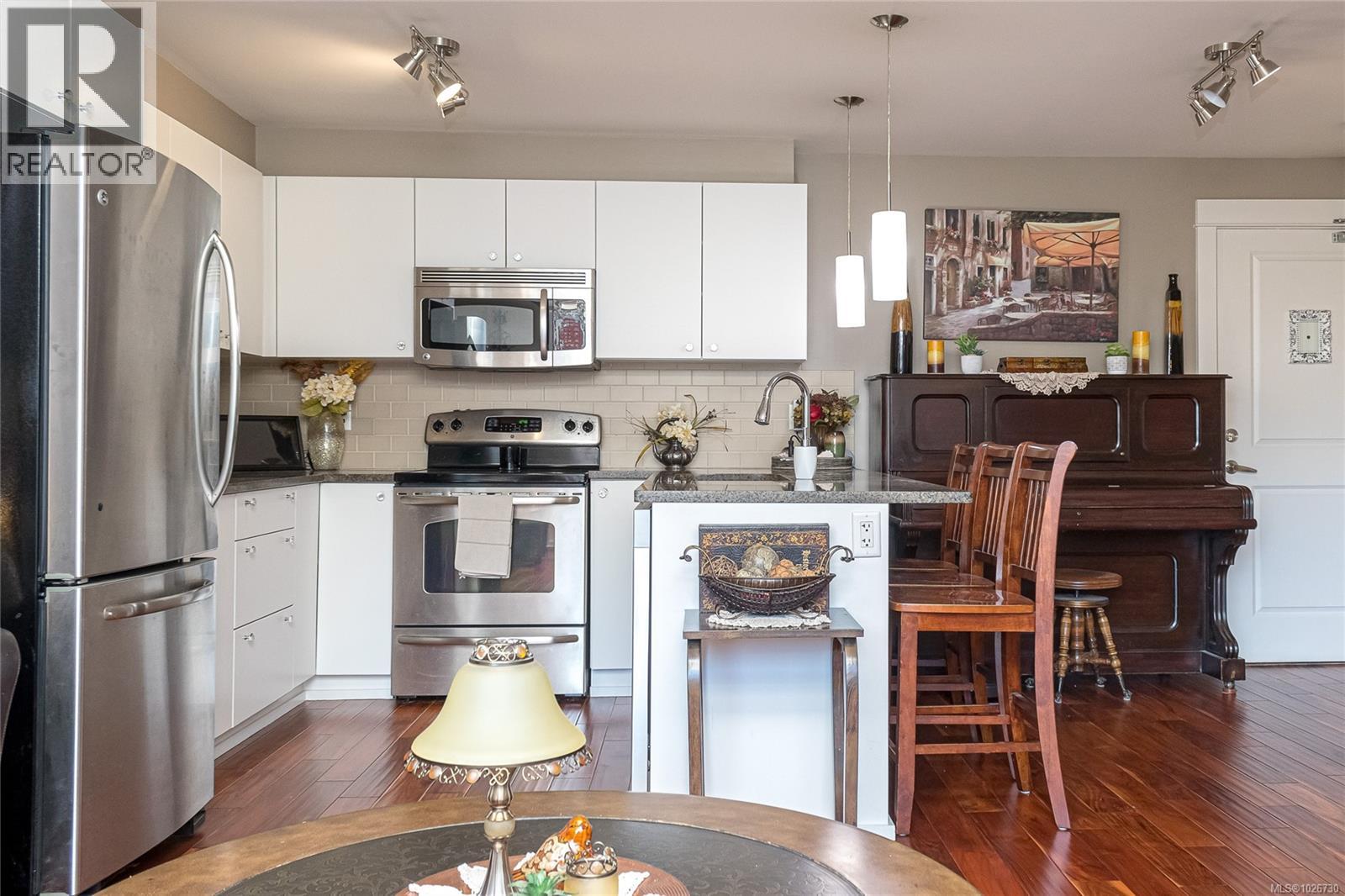 312 1315 Esquimalt Rd, Esquimalt, British Columbia  V9A 3P5 - Photo 6 - 1026730