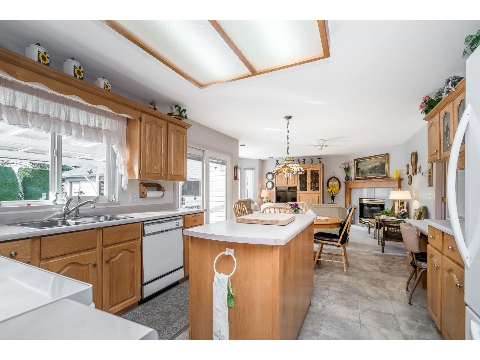 22120 46a Avenue, Langley, British Columbia  V2Z 1A4 - Photo 10 - R3093410