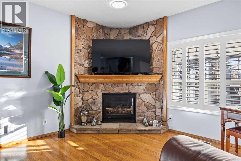 244 Oakmere Place, Chestermere, Alberta  T1X 1L2 - Photo 8 - A2283808