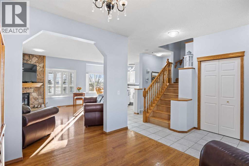 244 Oakmere Place, Chestermere, Alberta  T1X 1L2 - Photo 5 - A2283808