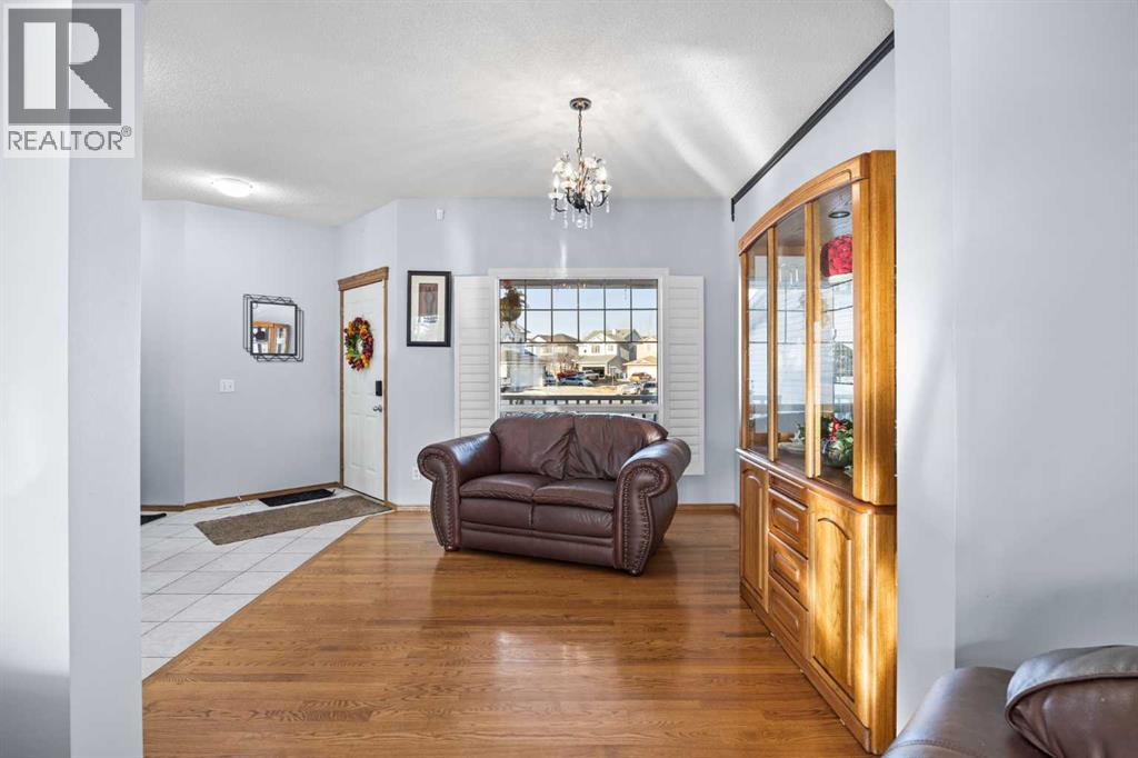 244 Oakmere Place, Chestermere, Alberta  T1X 1L2 - Photo 4 - A2283808