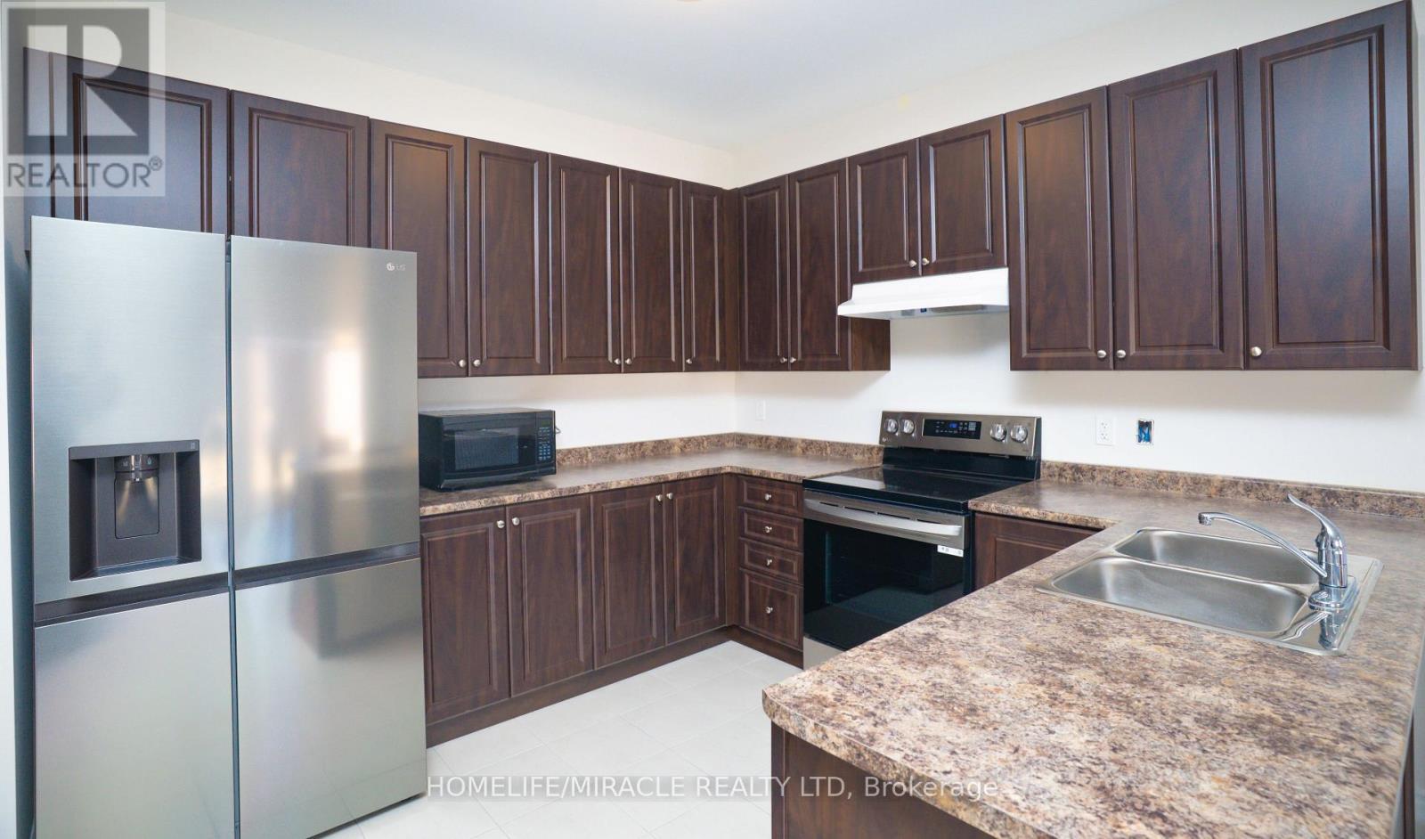 31 Huntsworth Avenue, Thorold, Ontario  L2V 0N3 - Photo 8 - X12820424