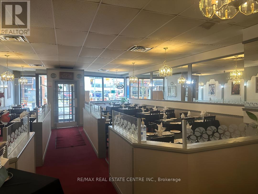 126 St. Paul Street, St. Catharines, Ontario  L2R 3M2 - Photo 2 - X12820452