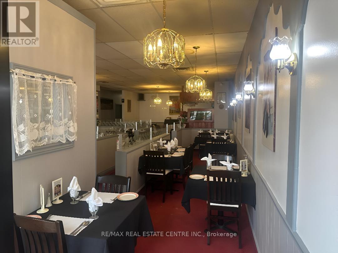 126 St. Paul Street, St. Catharines, Ontario  L2R 3M2 - Photo 3 - X12820452