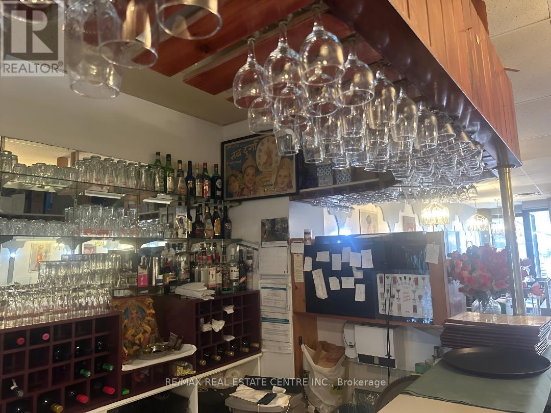 126 St. Paul Street, St. Catharines, Ontario  L2R 3M2 - Photo 6 - X12820452