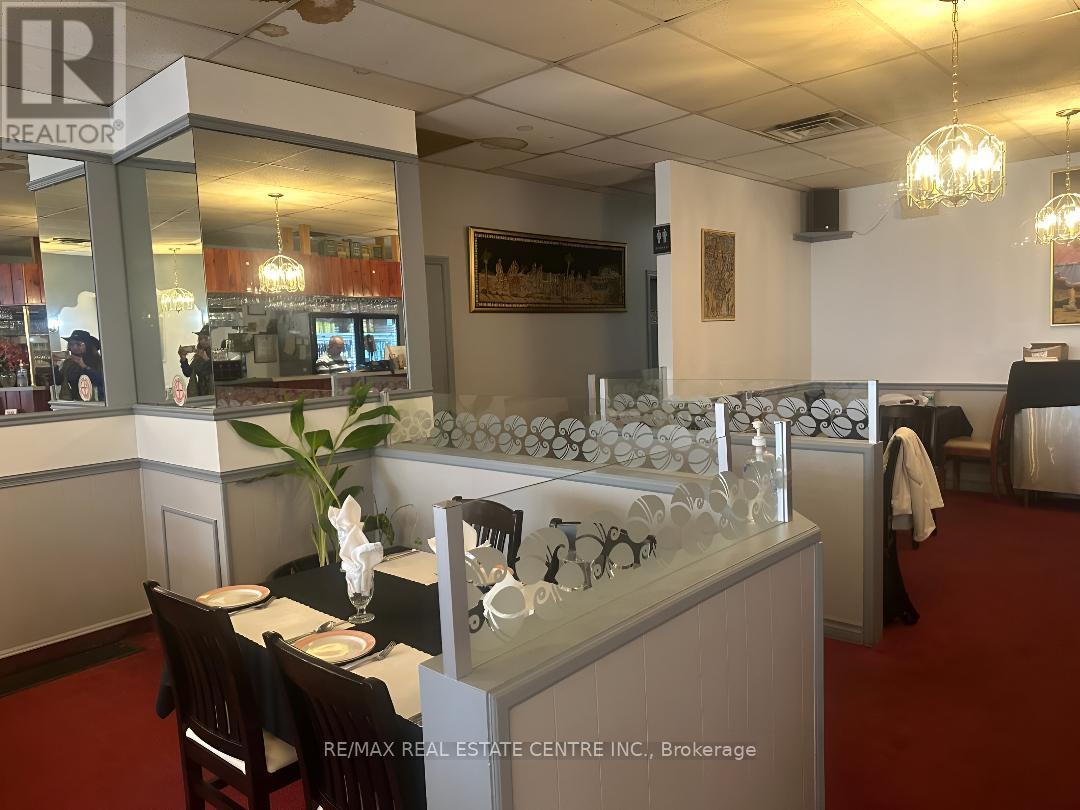 126 St. Paul Street, St. Catharines, Ontario  L2R 3M2 - Photo 8 - X12820452