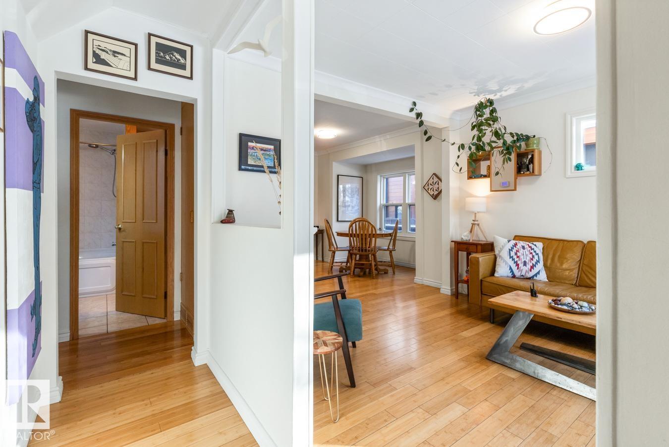 9319 95 St Nw, Edmonton, Alberta  T6C 3X1 - Photo 3 - E4474691