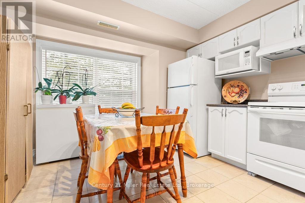 111 - 1450 Bishops Gate, Oakville, Ontario  L6M 4N1 - Photo 18 - W12820612