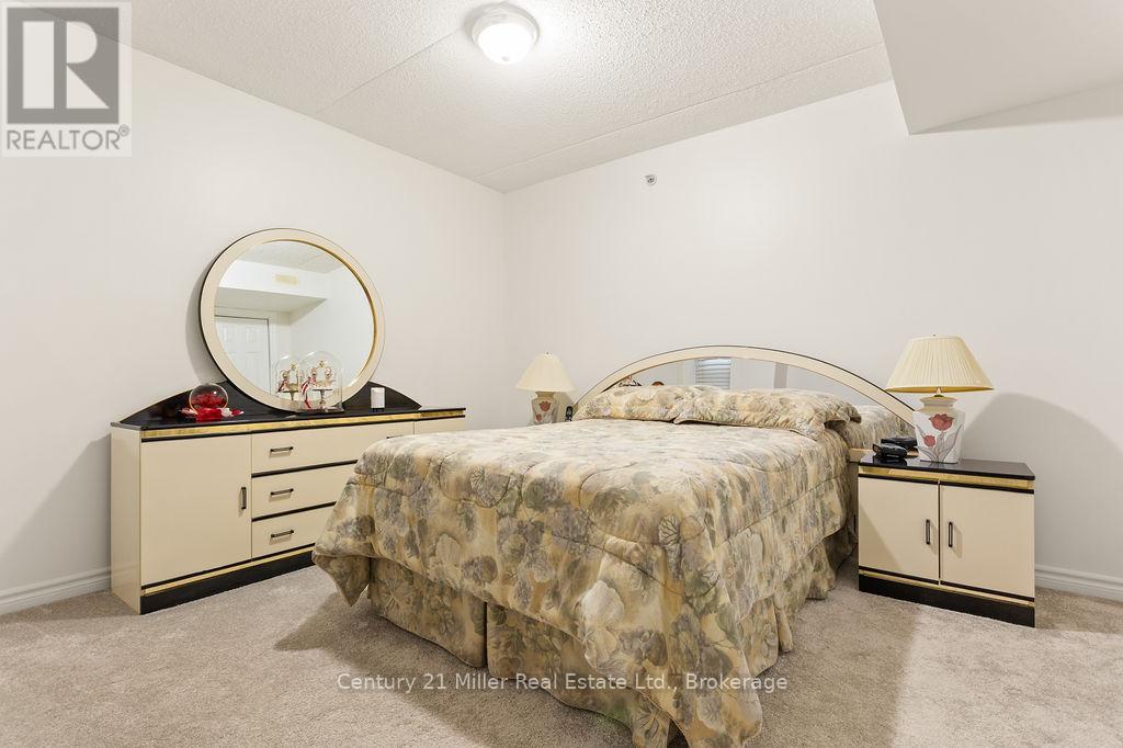 111 - 1450 Bishops Gate, Oakville, Ontario  L6M 4N1 - Photo 7 - W12820612