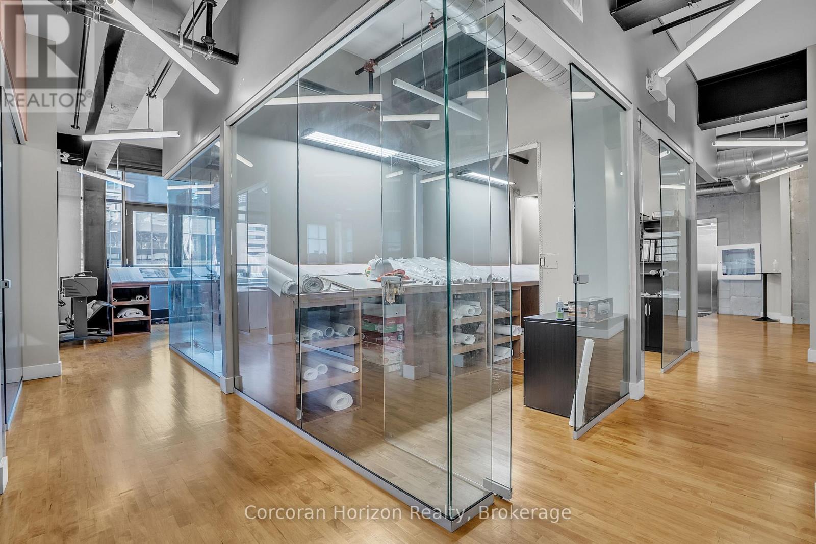 402 - 12 James Street N, Hamilton, Ontario  L8R 2J9 - Photo 10 - X12820526