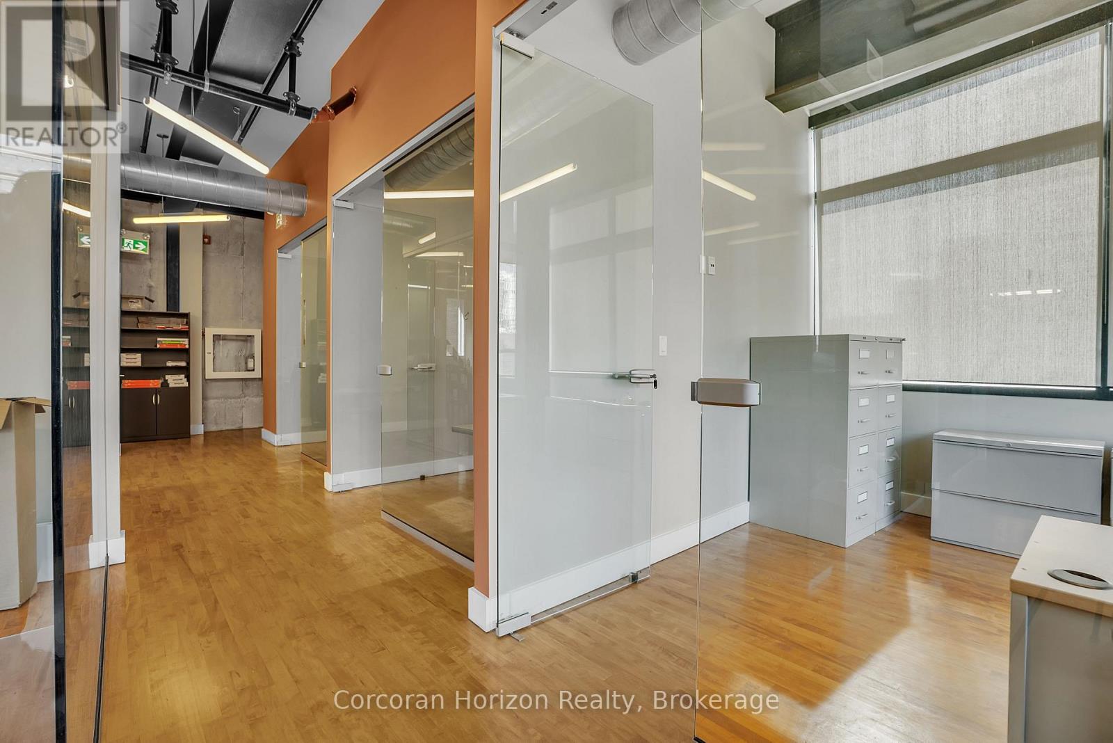 402 - 12 James Street N, Hamilton, Ontario  L8R 2J9 - Photo 11 - X12820526