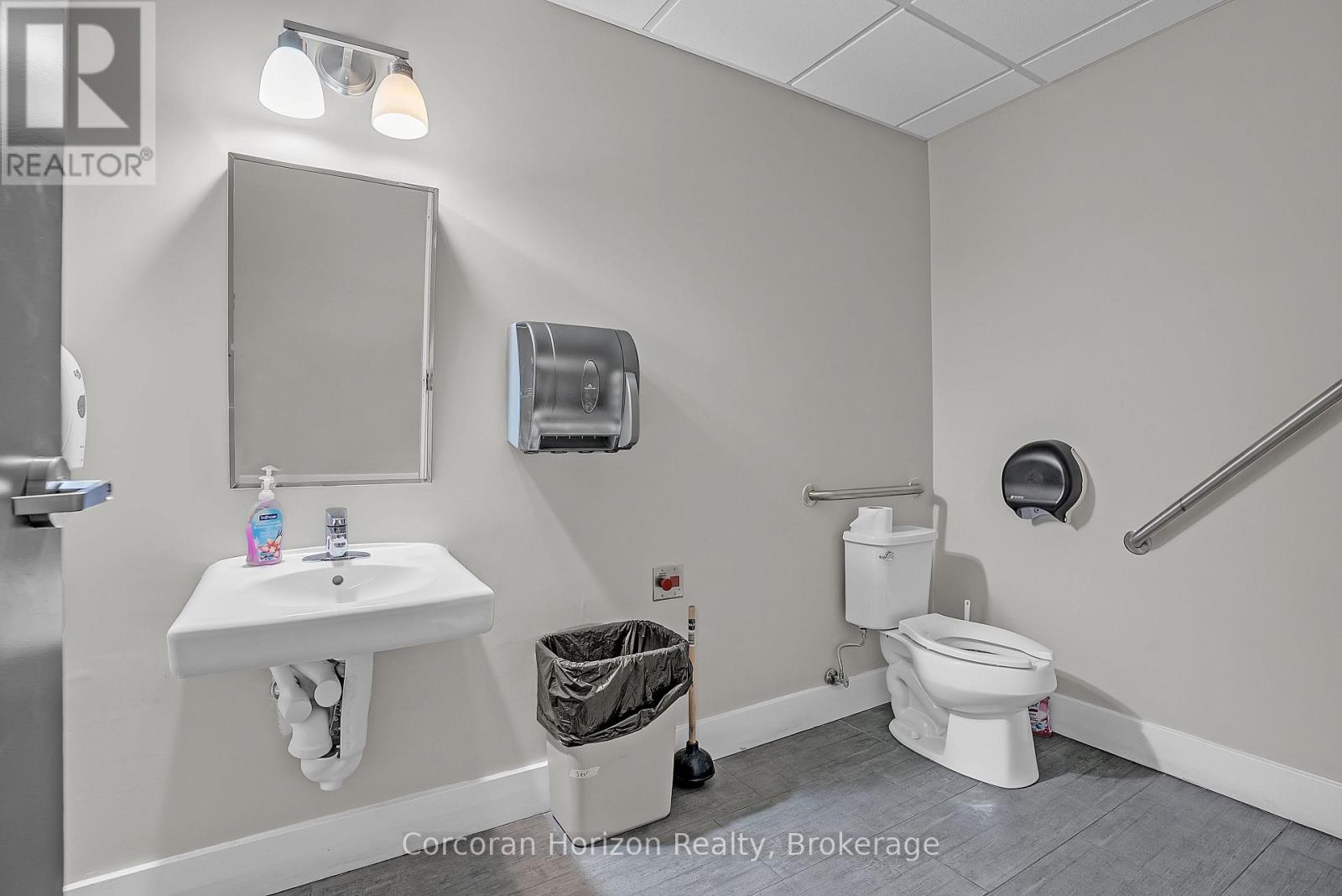 402 - 12 James Street N, Hamilton, Ontario  L8R 2J9 - Photo 15 - X12820526