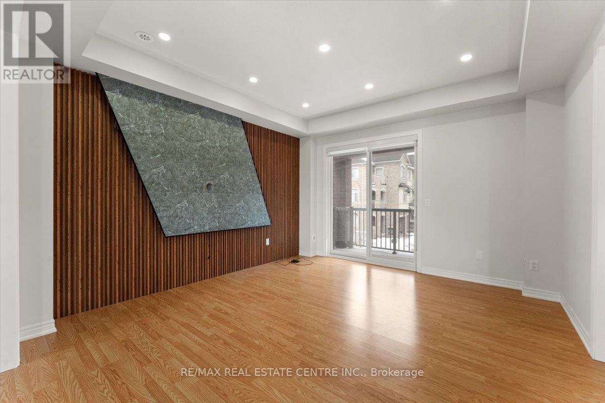 3007 Max Khan Boulevard, Oakville, Ontario  L6H 3P4 - Photo 13 - W12744956