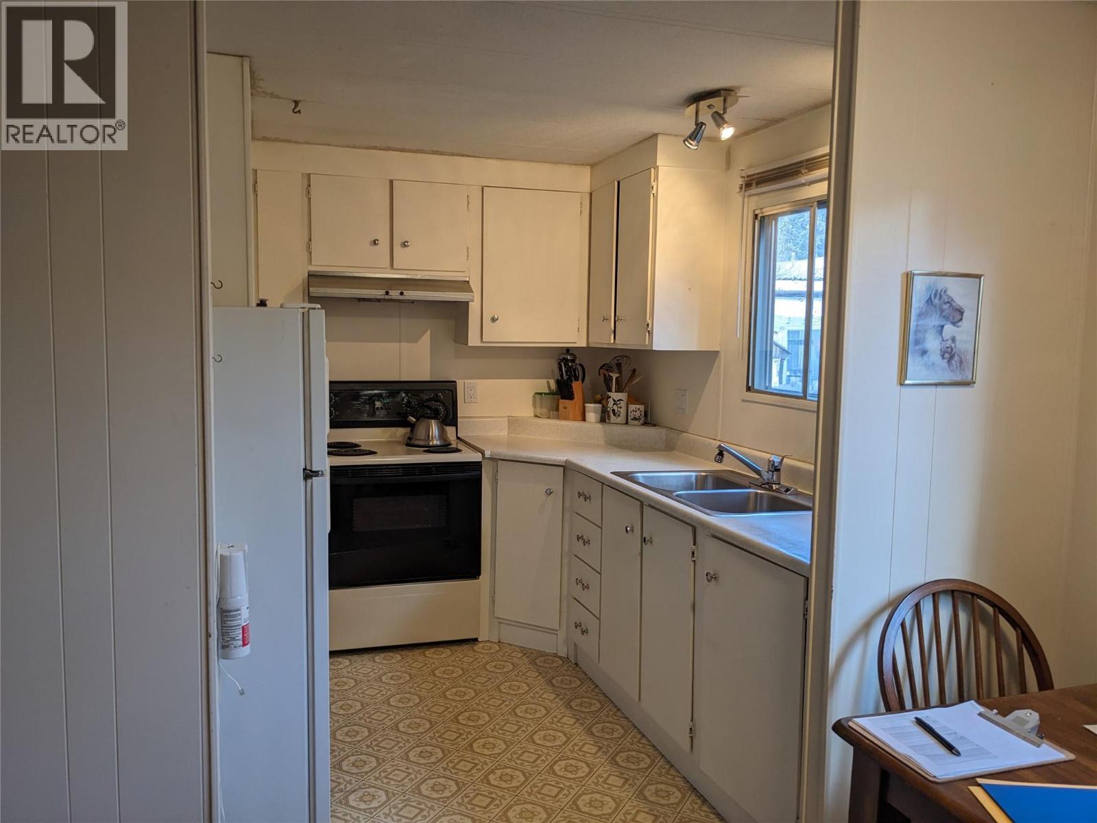 5770 Ponderosa Road Falkland Photo 4