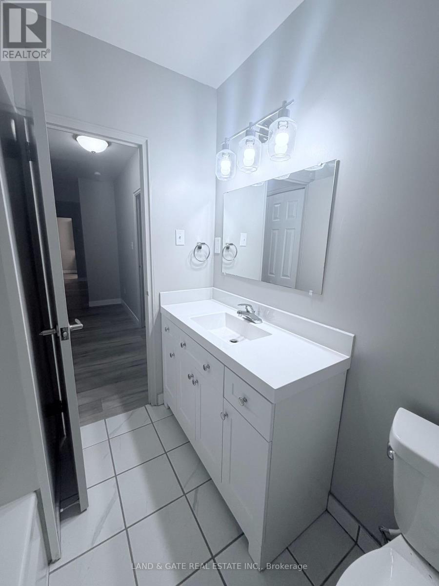 201 - 330 Gibb Street, Oshawa, Ontario  L1J 1Z2 - Photo 14 - E12820654