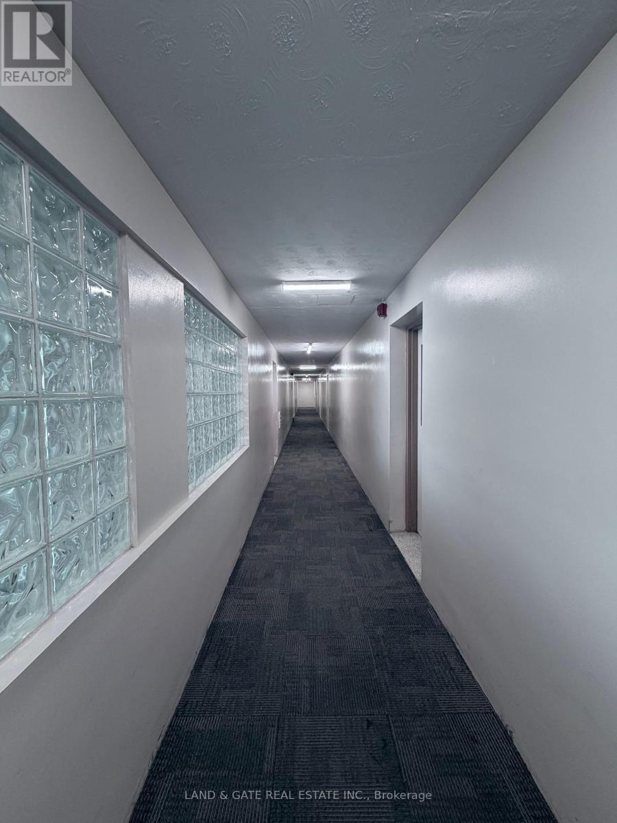 201 - 330 Gibb Street, Oshawa, Ontario  L1J 1Z2 - Photo 2 - E12820654