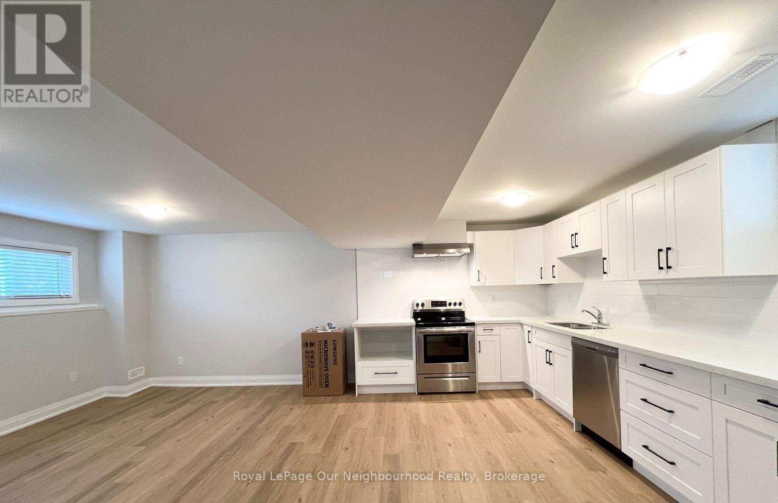 LOWER - 26 OREN BOULEVARD, barrie (sunnidale), Ontario