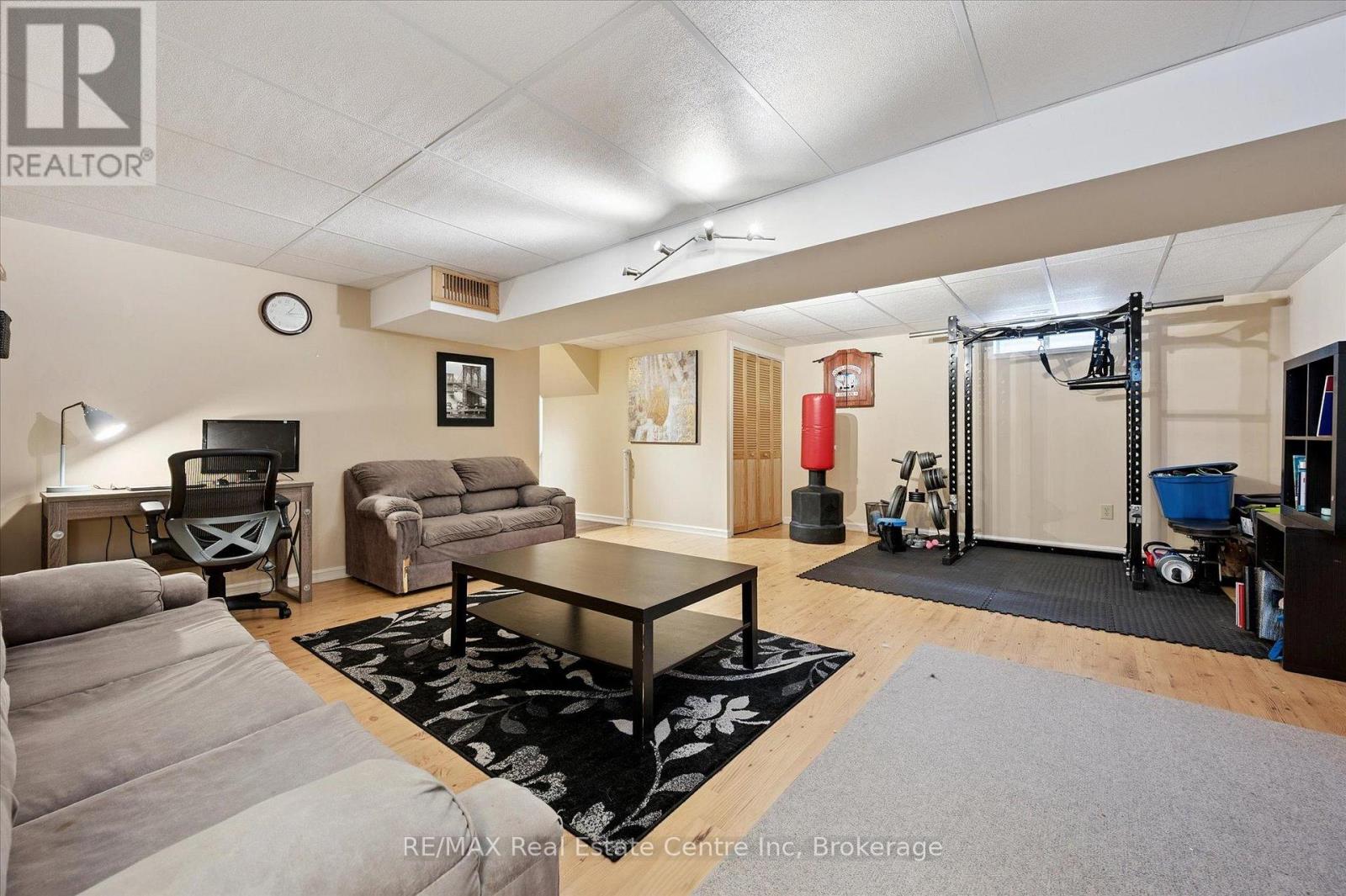 42 Tara Crescent, Kitchener, Ontario  N2E 3K9 - Photo 15 - X12820680