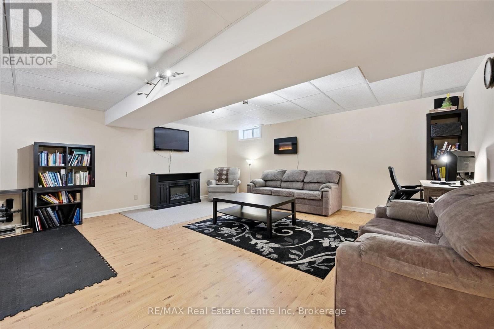 42 Tara Crescent, Kitchener, Ontario  N2E 3K9 - Photo 16 - X12820680