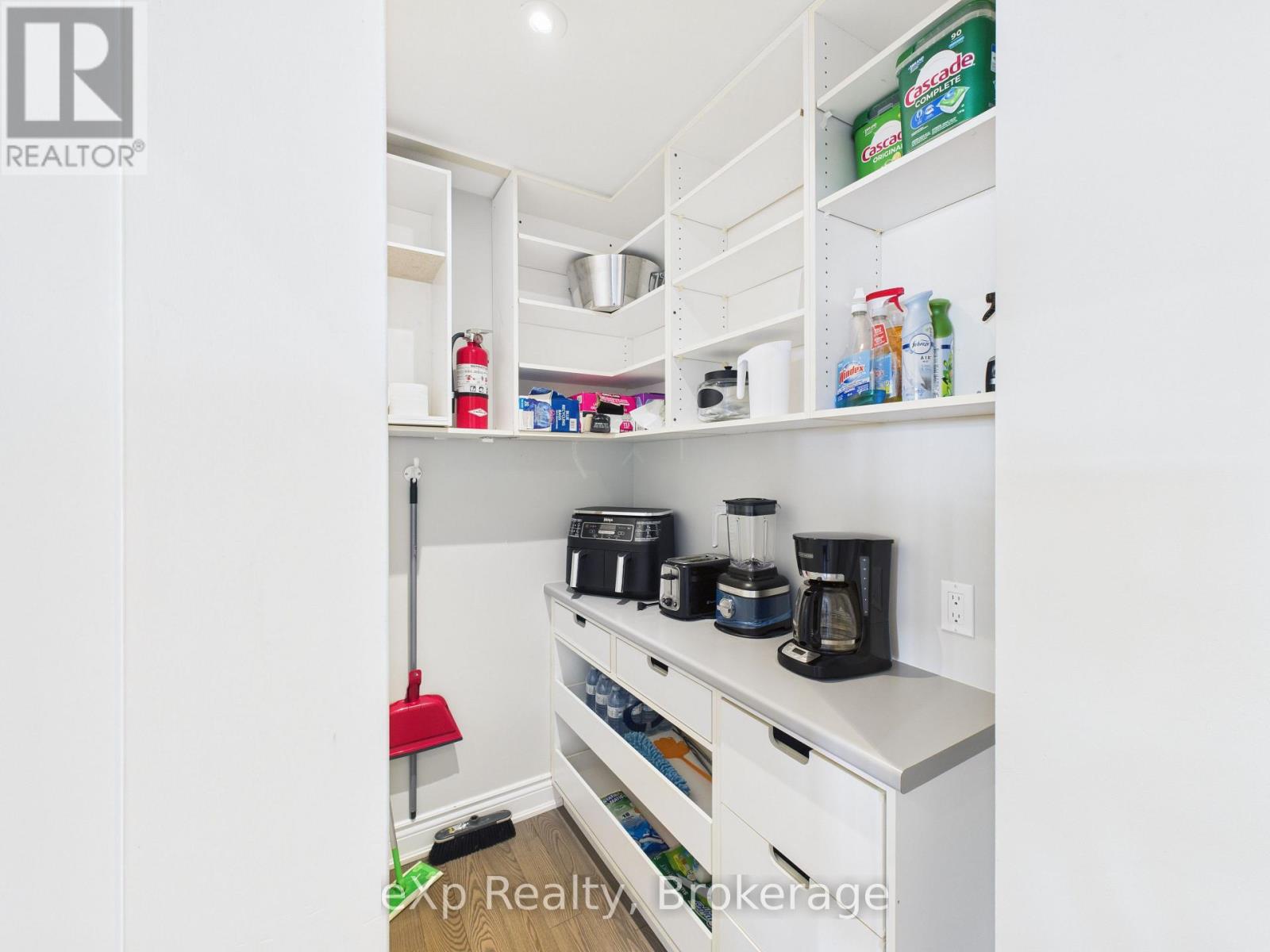 197 Balmy Beach Road, Georgian Bluffs, Ontario  N4K 5N4 - Photo 15 - X12820684