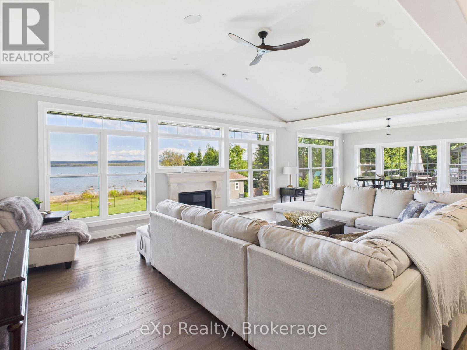 197 Balmy Beach Road, Georgian Bluffs, Ontario  N4K 5N4 - Photo 17 - X12820684