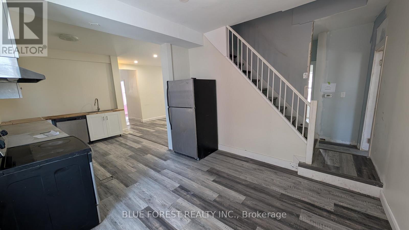 26 Nolan Street, St. Thomas, Ontario  N5P 1X2 - Photo 11 - X12820536