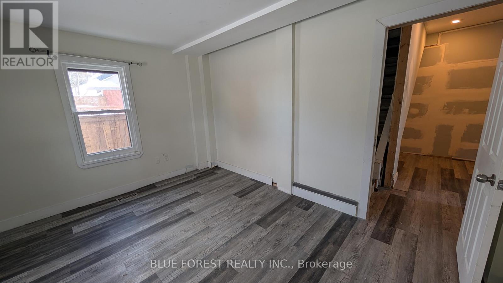 26 Nolan Street, St. Thomas, Ontario  N5P 1X2 - Photo 8 - X12820536