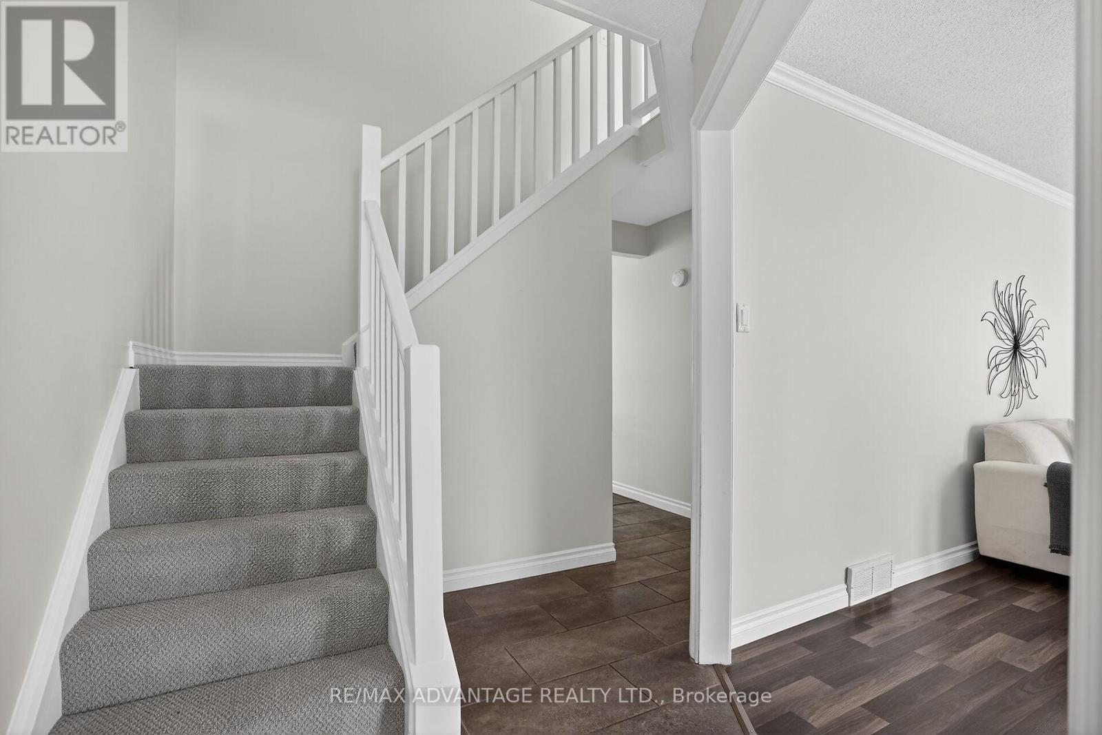 359 Everglade Crescent, London North, Ontario  N6H 4M8 - Photo 5 - X12820606