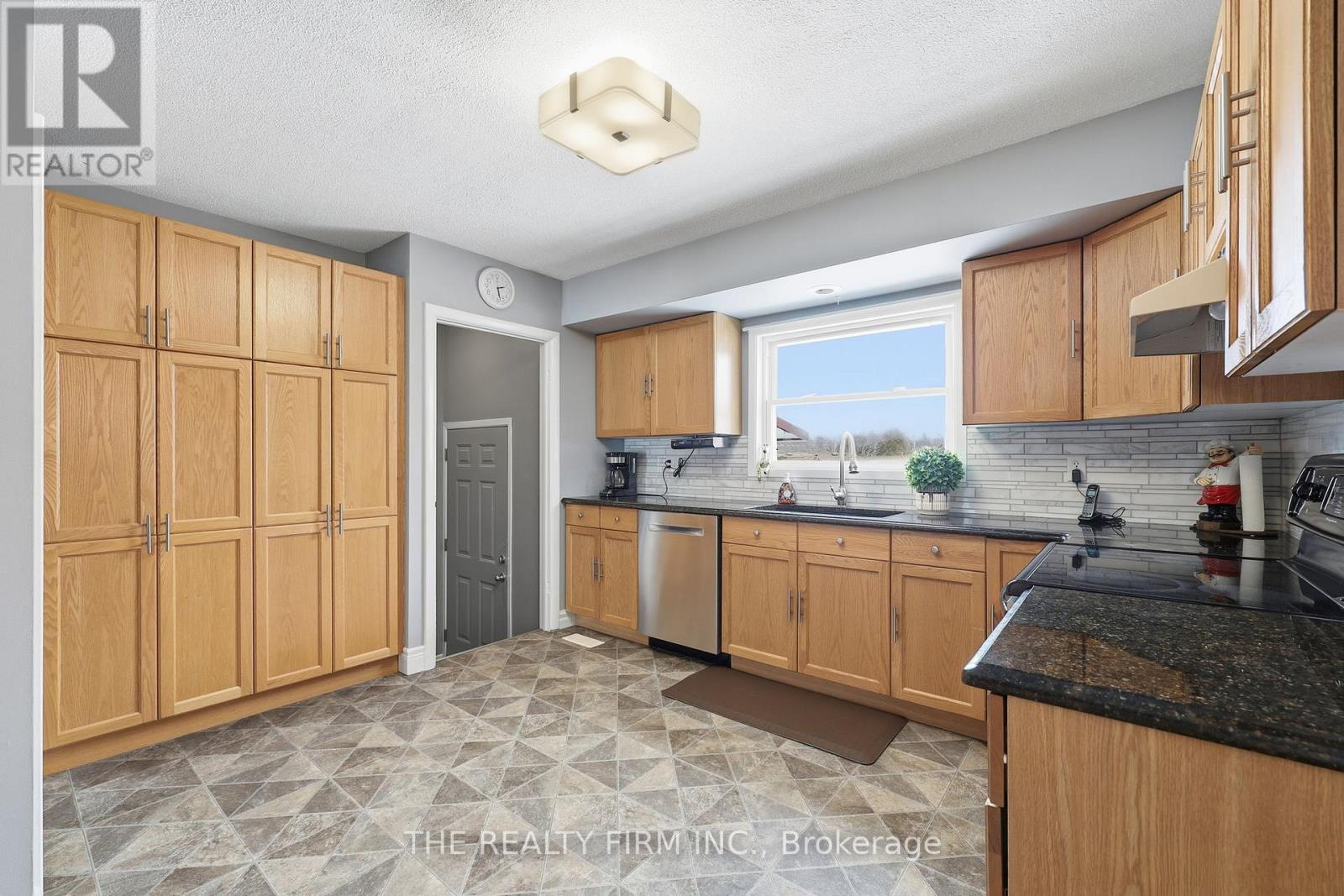 192 Buckingham Street, London South, Ontario  N5Z 3V5 - Photo 11 - X12820660