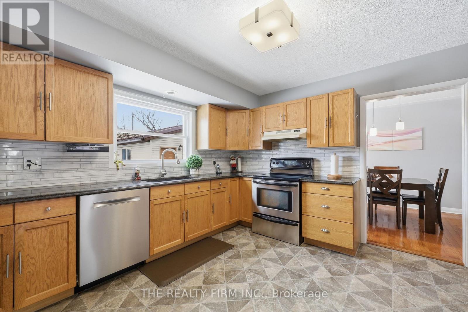 192 Buckingham Street, London South, Ontario  N5Z 3V5 - Photo 13 - X12820660