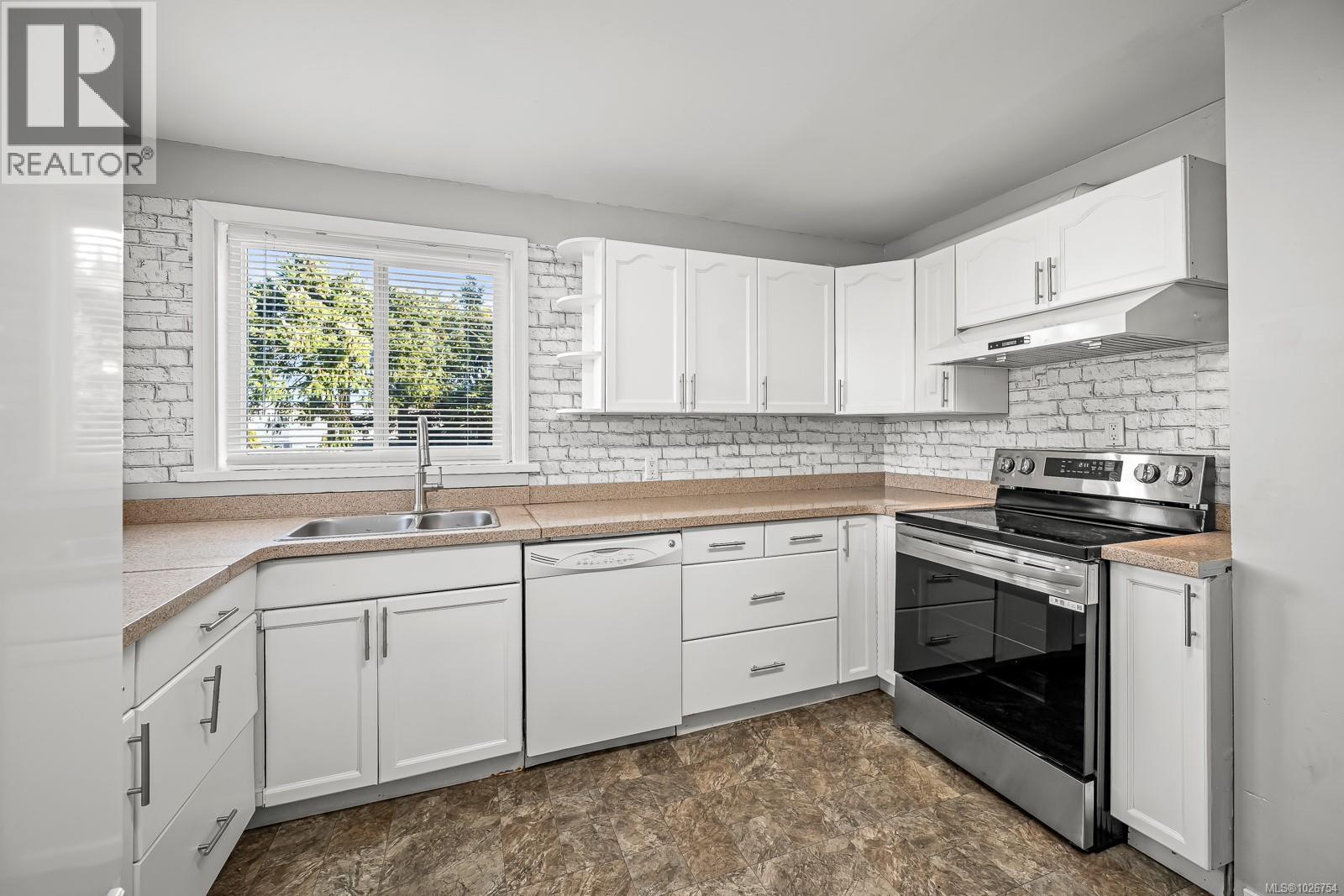 754 7th Ave, Campbell River, British Columbia  V9W 4A4 - Photo 15 - 1026754