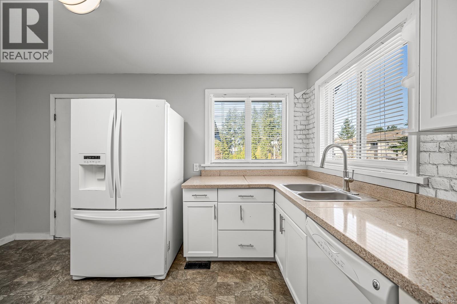 754 7th Ave, Campbell River, British Columbia  V9W 4A4 - Photo 16 - 1026754