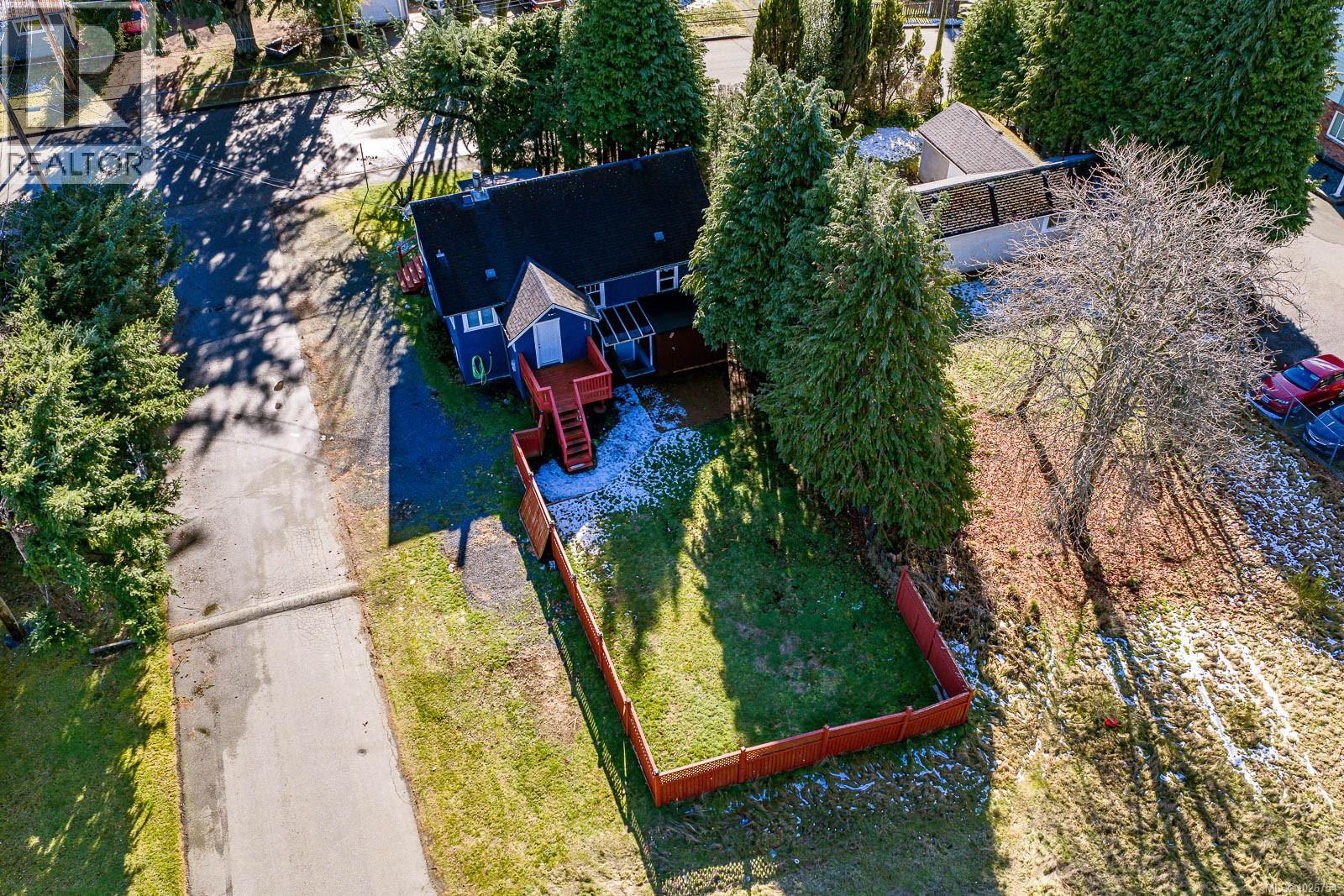 754 7th Ave, Campbell River, British Columbia  V9W 4A4 - Photo 3 - 1026754