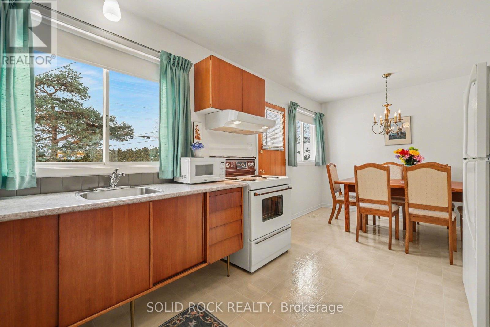 990 Harkness Avenue, Ottawa, Ontario  K1V 6P2 - Photo 11 - X12820668