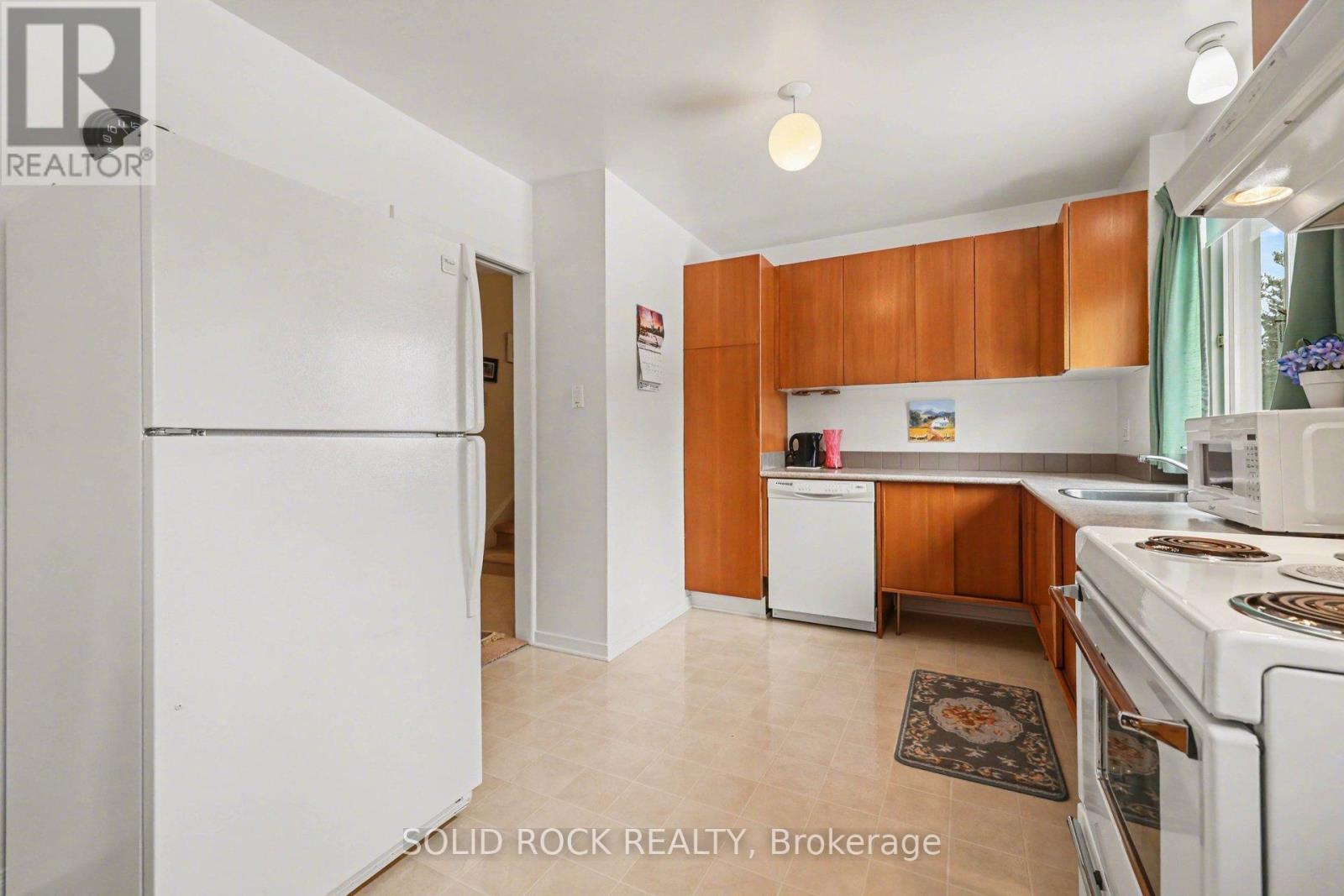 990 Harkness Avenue, Ottawa, Ontario  K1V 6P2 - Photo 13 - X12820668