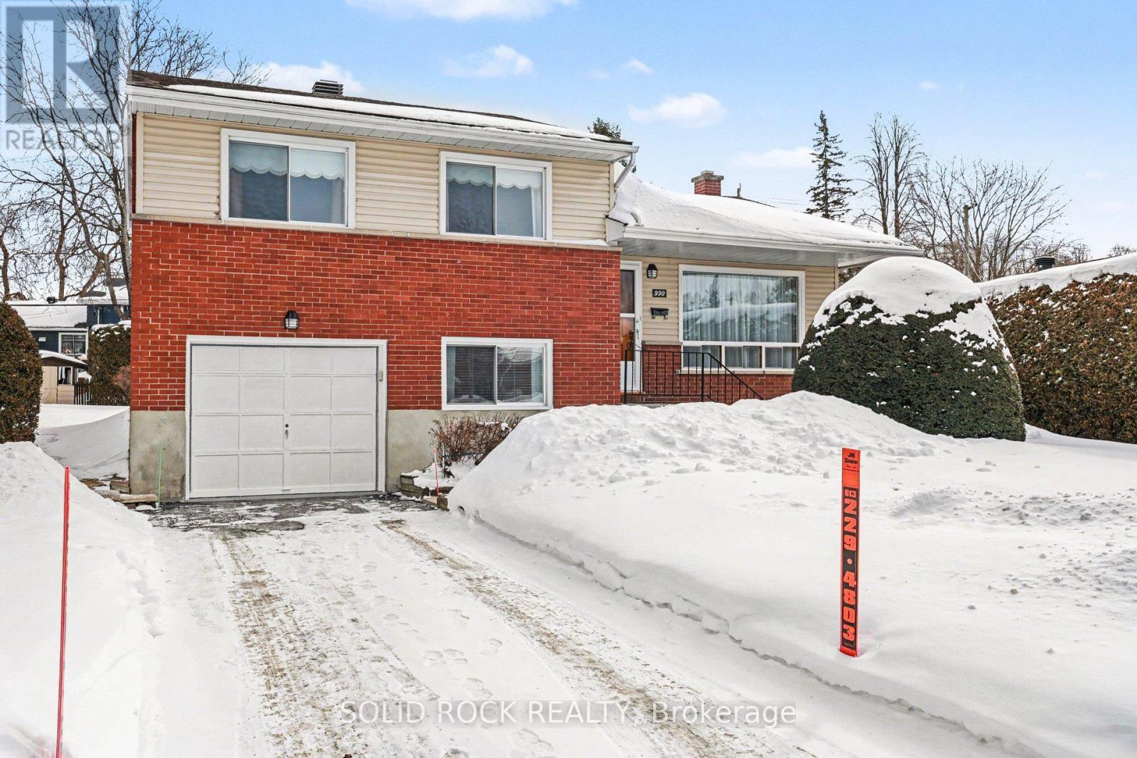 990 Harkness Avenue, Ottawa, Ontario  K1V 6P2 - Photo 3 - X12820668