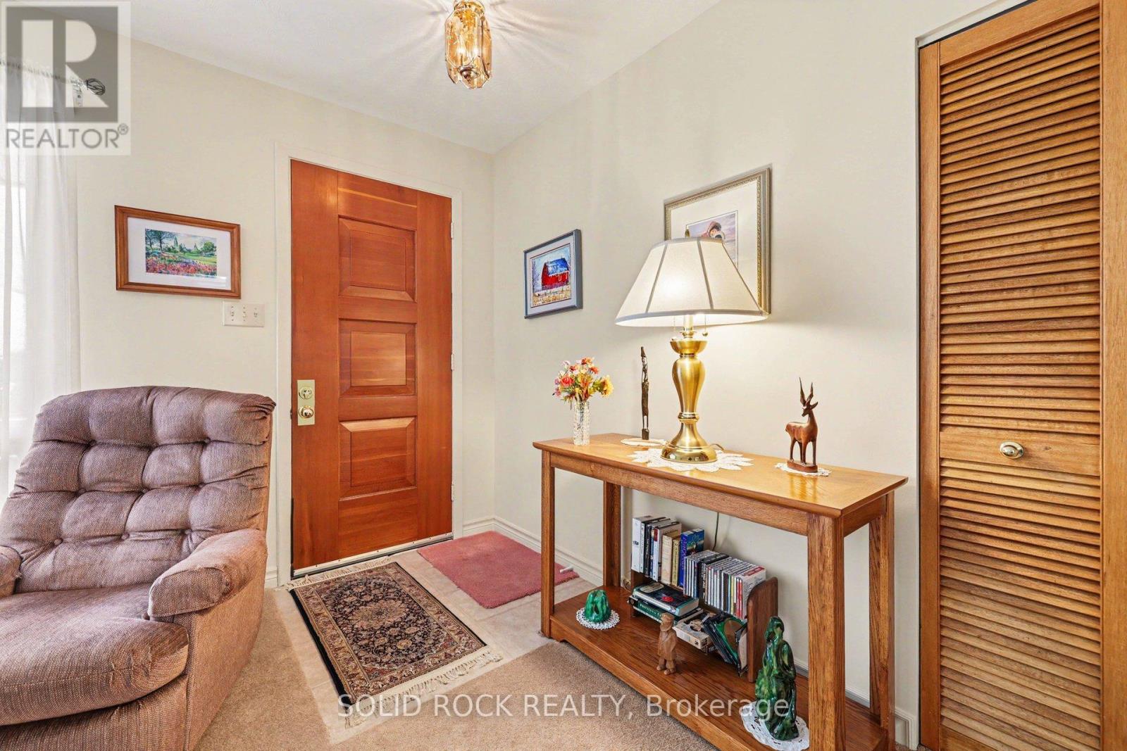 990 Harkness Avenue, Ottawa, Ontario  K1V 6P2 - Photo 4 - X12820668