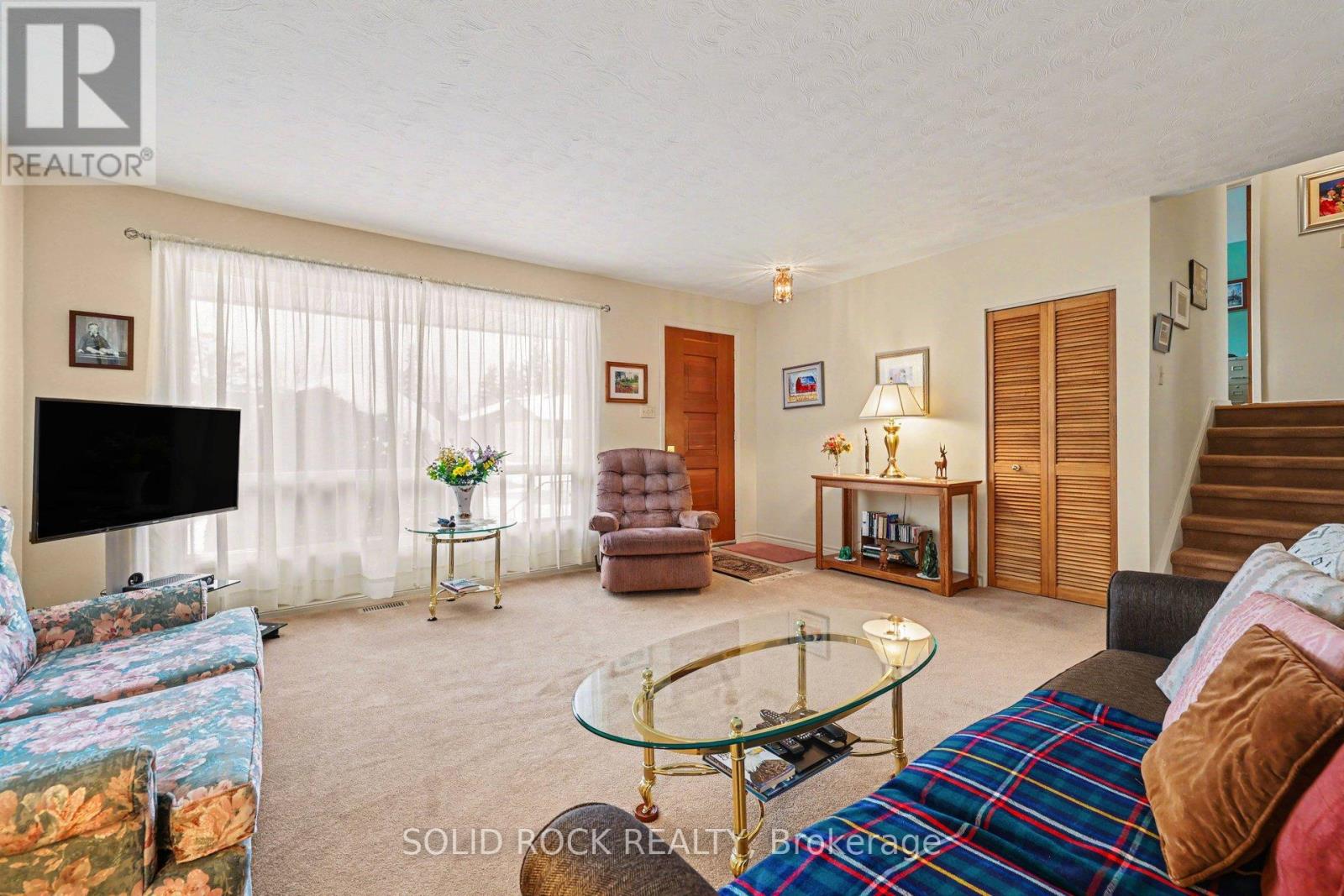 990 Harkness Avenue, Ottawa, Ontario  K1V 6P2 - Photo 8 - X12820668