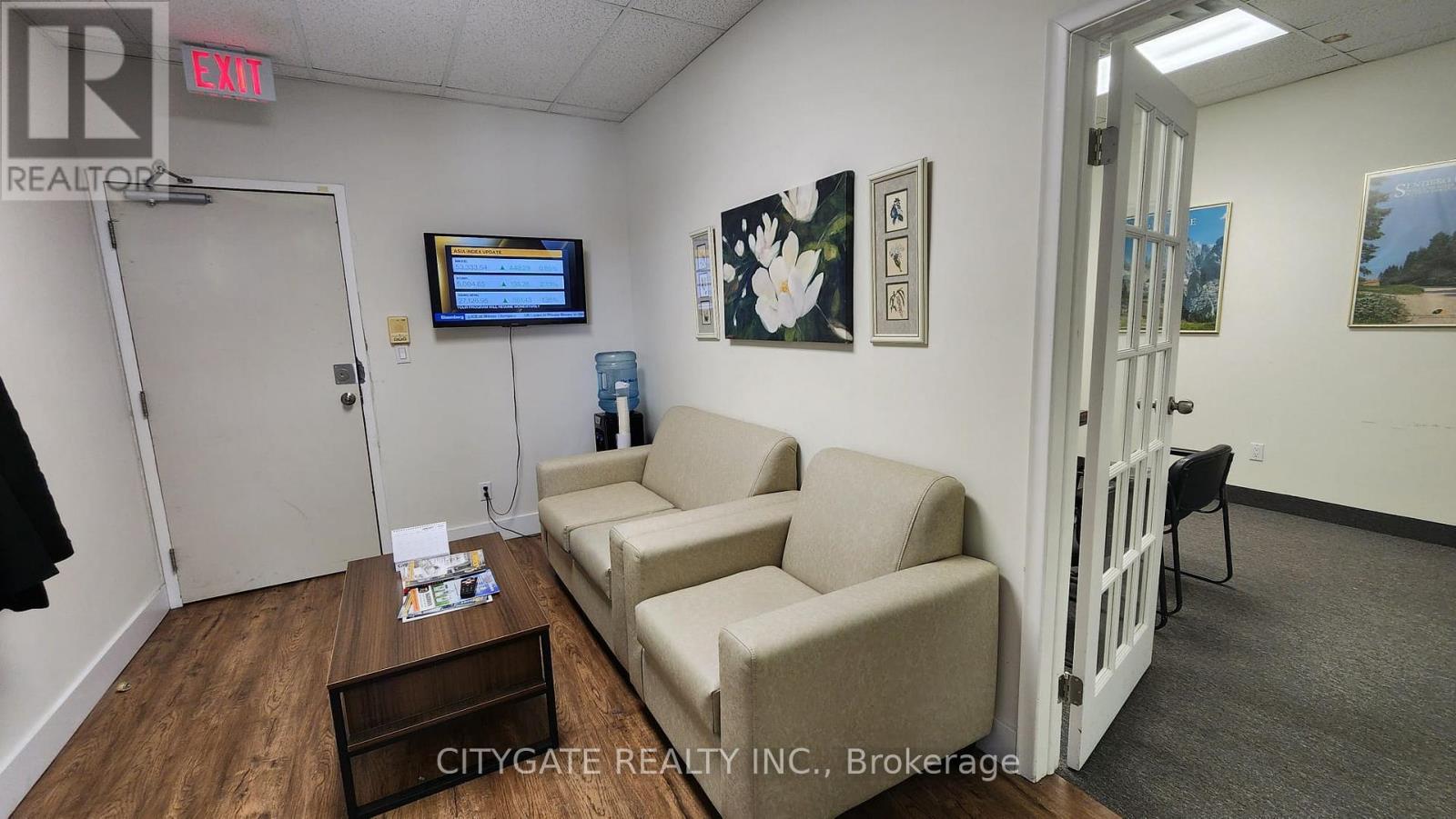 201 - 168 Queen Street S, Mississauga, Ontario  L5M 1K8 - Photo 8 - W12745526