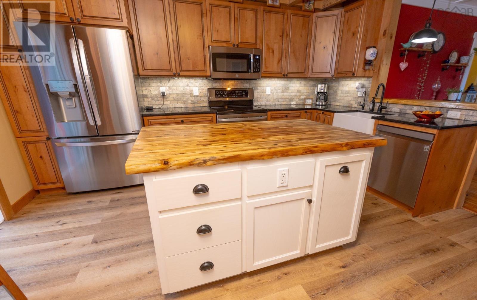 327 Brighton Road, Lockeport, Nova Scotia  B0T 1L0 - Photo 9 - 202521998