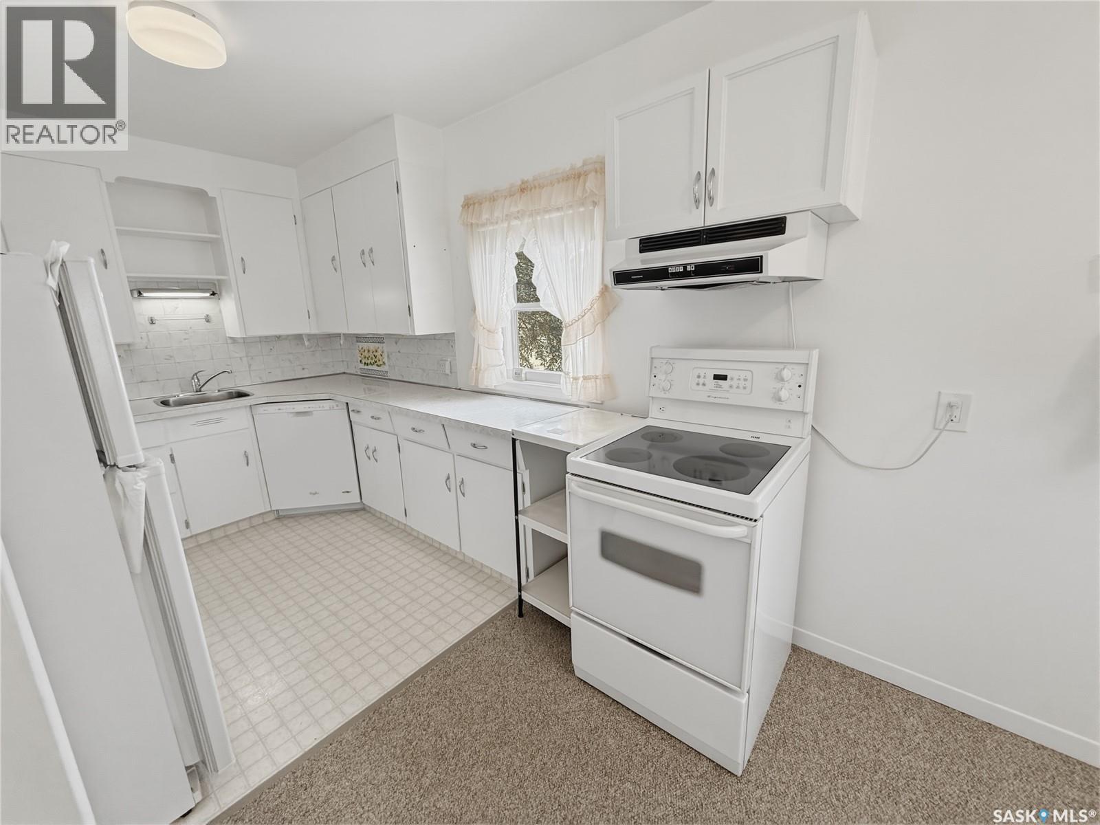 176 2nd Avenue Se, Swift Current, Saskatchewan  S9H 3H9 - Photo 3 - SK029127