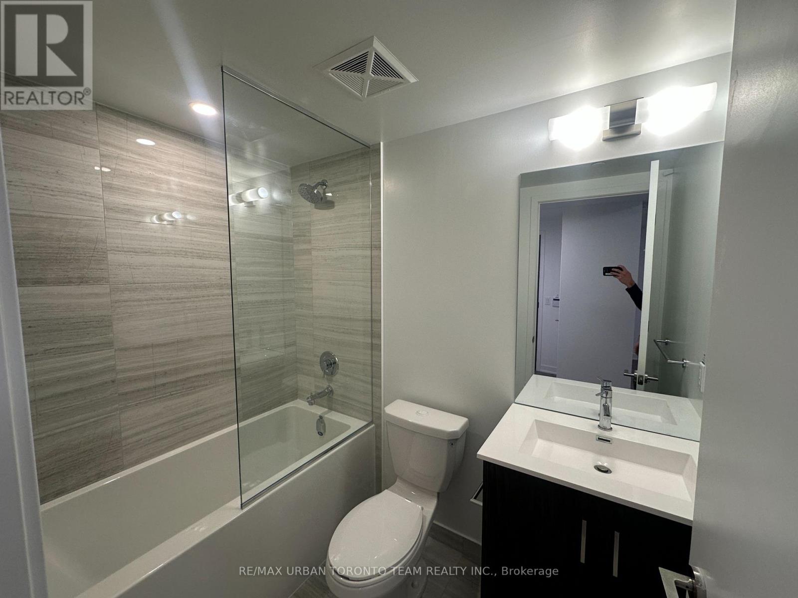 606 - 180 Front Street E, Toronto, Ontario  M5A 0K9 - Photo 8 - C12820622