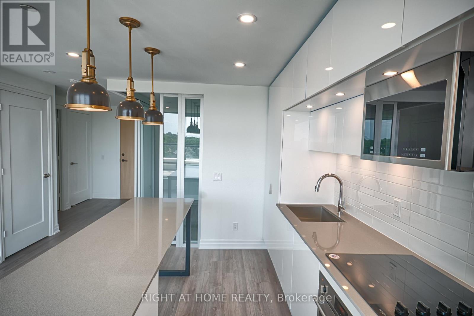 714 - 1 Belsize Drive, Toronto, Ontario  M4S 0B9 - Photo 4 - C12820702